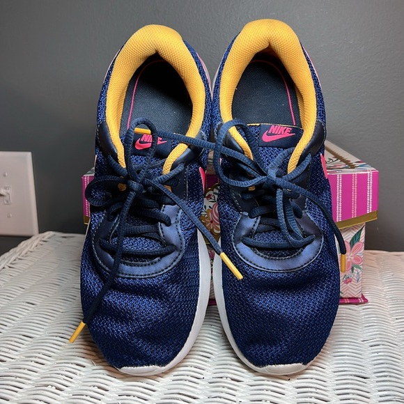 Nike Sneakers - Picture 3 of 14